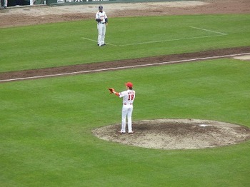雨の日のスカイシート、広島カープの先発はマエケン